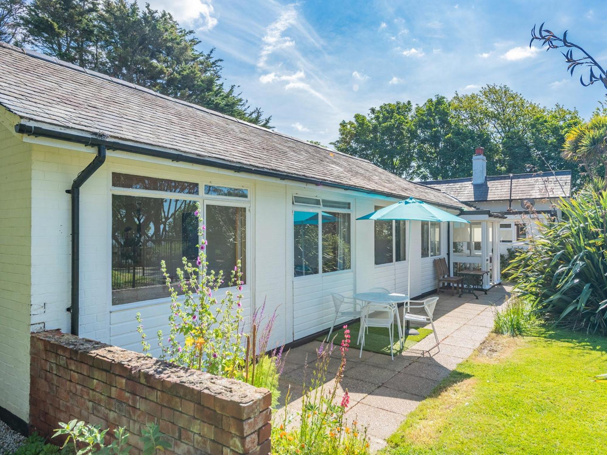 Beach View Cottage Филикстоу Экстерьер фото